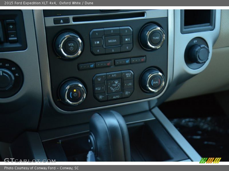Oxford White / Dune 2015 Ford Expedition XLT 4x4