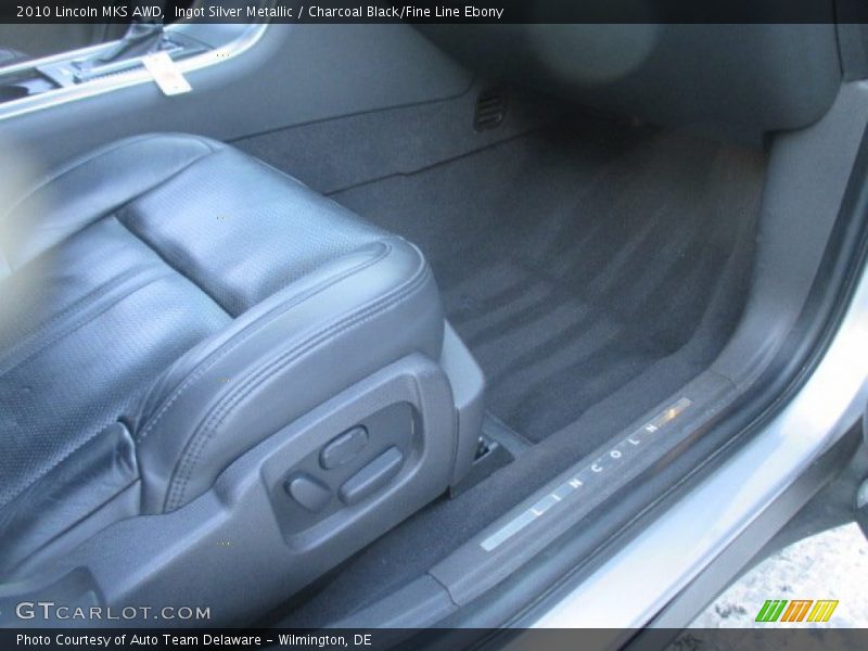 Ingot Silver Metallic / Charcoal Black/Fine Line Ebony 2010 Lincoln MKS AWD