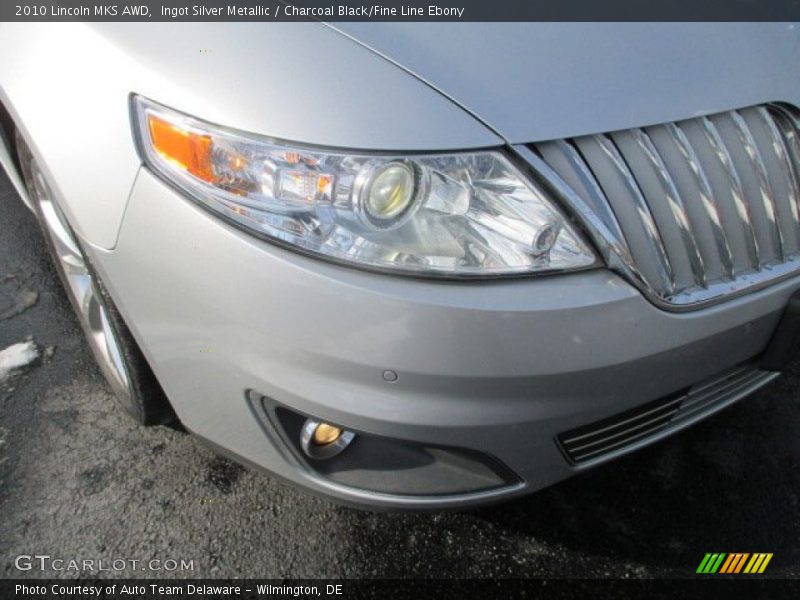 Ingot Silver Metallic / Charcoal Black/Fine Line Ebony 2010 Lincoln MKS AWD