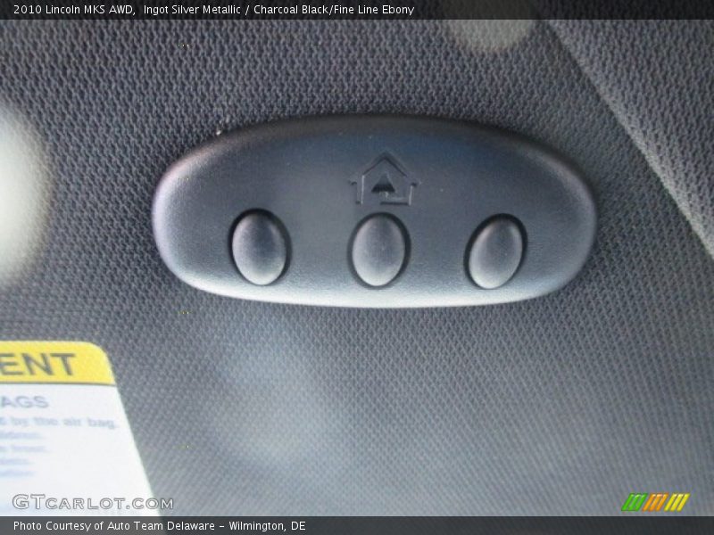 Ingot Silver Metallic / Charcoal Black/Fine Line Ebony 2010 Lincoln MKS AWD