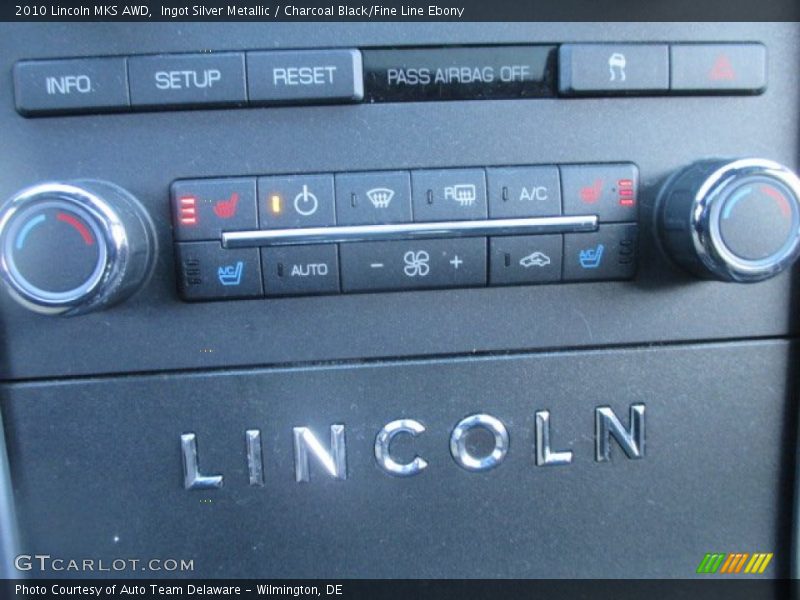 Ingot Silver Metallic / Charcoal Black/Fine Line Ebony 2010 Lincoln MKS AWD