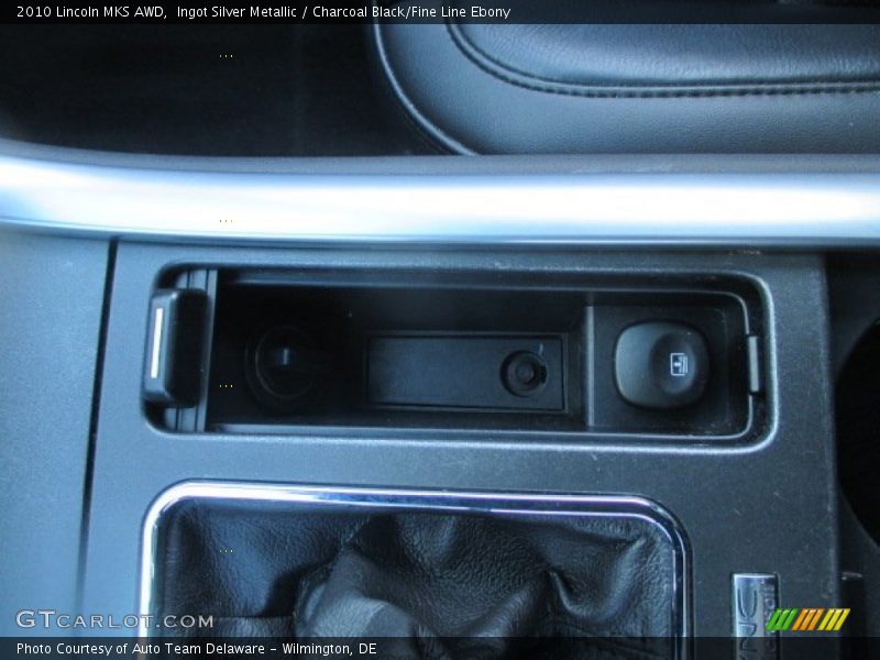 Ingot Silver Metallic / Charcoal Black/Fine Line Ebony 2010 Lincoln MKS AWD
