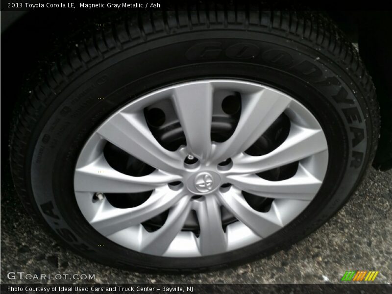 Magnetic Gray Metallic / Ash 2013 Toyota Corolla LE