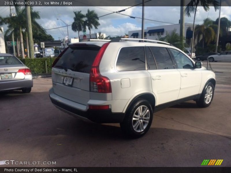 Ice White / Beige 2012 Volvo XC90 3.2