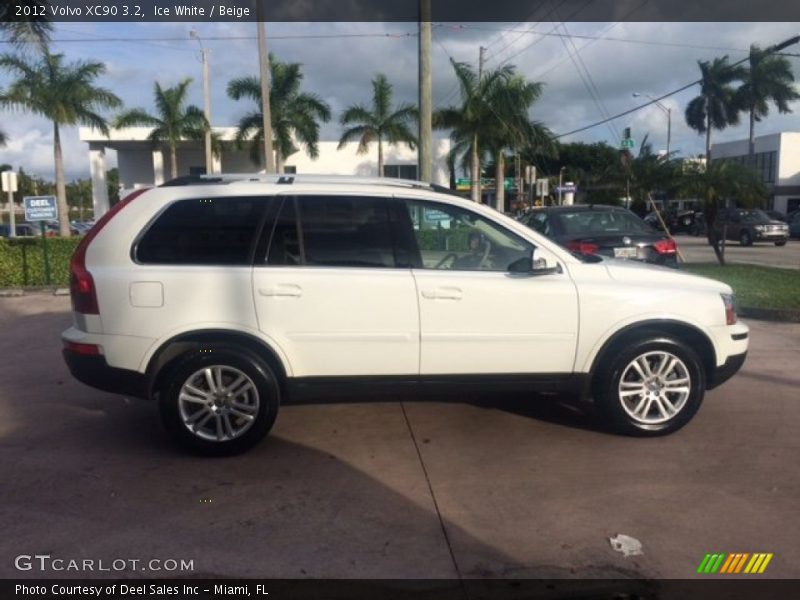 Ice White / Beige 2012 Volvo XC90 3.2