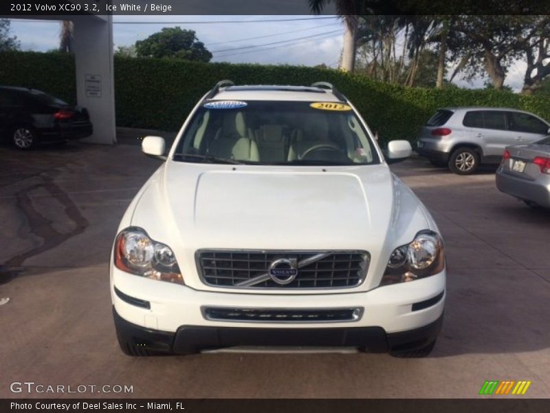 Ice White / Beige 2012 Volvo XC90 3.2