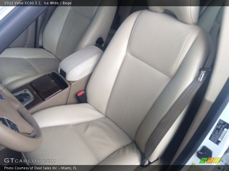 Ice White / Beige 2012 Volvo XC90 3.2