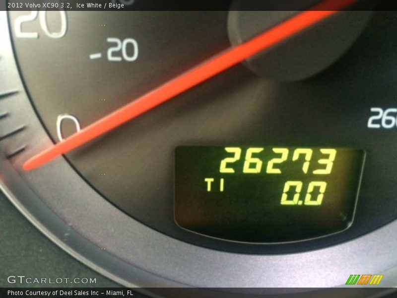 Ice White / Beige 2012 Volvo XC90 3.2