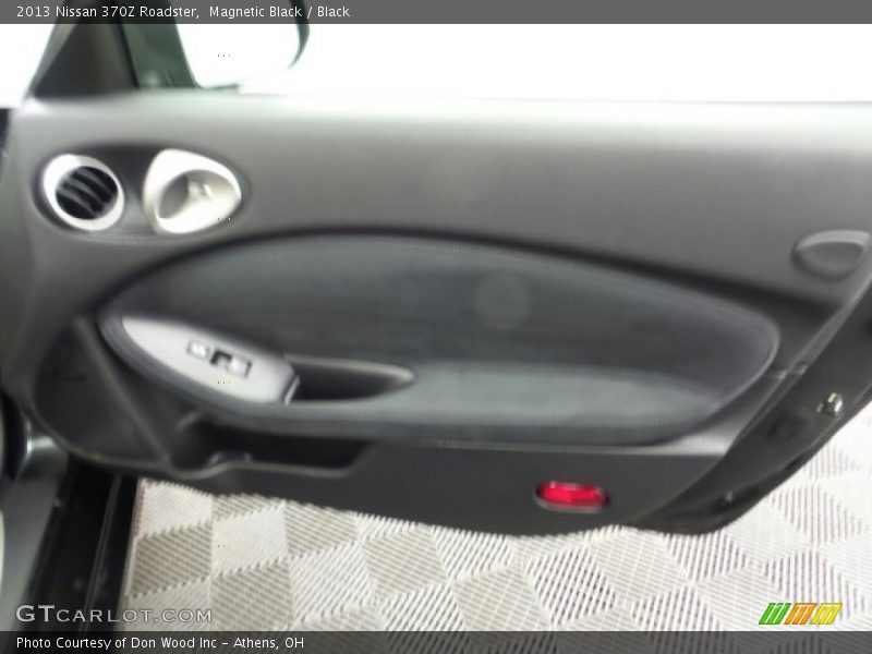 Magnetic Black / Black 2013 Nissan 370Z Roadster