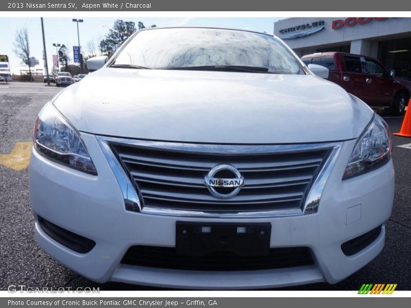 Aspen White / Charcoal 2013 Nissan Sentra SV