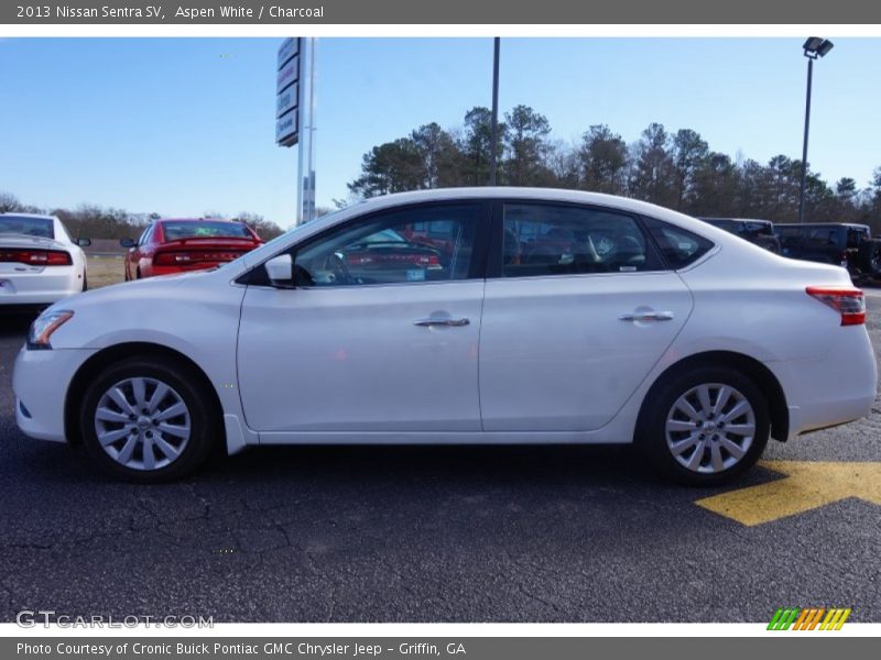 Aspen White / Charcoal 2013 Nissan Sentra SV