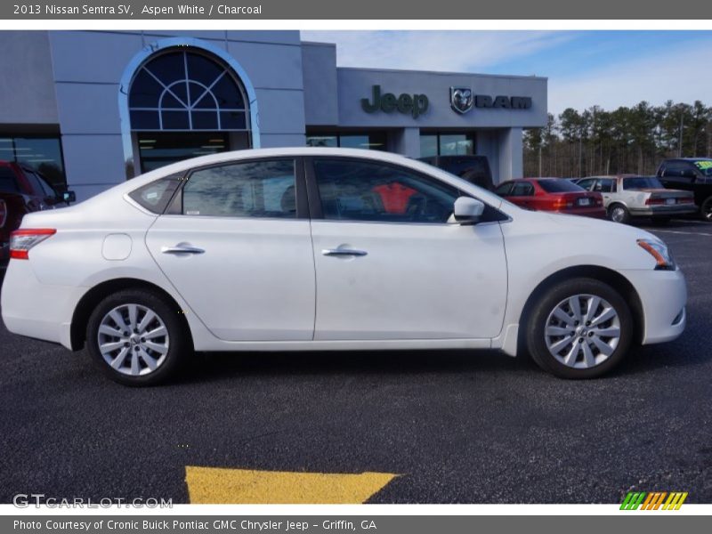 Aspen White / Charcoal 2013 Nissan Sentra SV