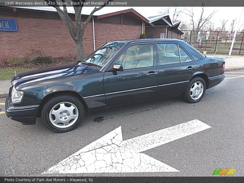 Black Pearl Metallic / Parchment 1995 Mercedes-Benz E 420 Sedan