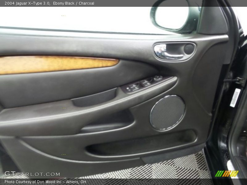 Ebony Black / Charcoal 2004 Jaguar X-Type 3.0