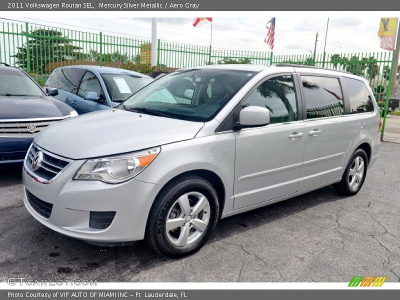 Front 3/4 View of 2011 Routan SEL