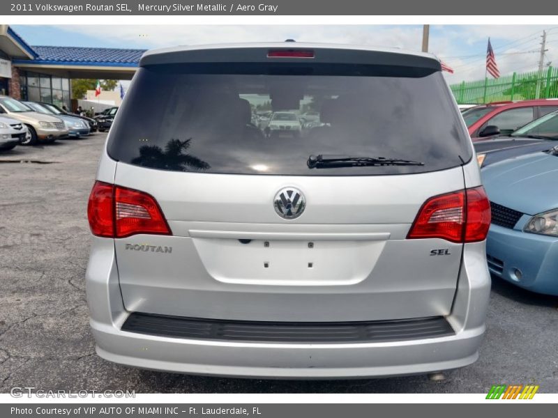 Mercury Silver Metallic / Aero Gray 2011 Volkswagen Routan SEL