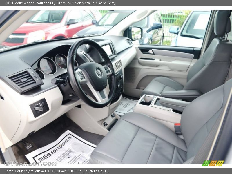  2011 Routan SEL Aero Gray Interior