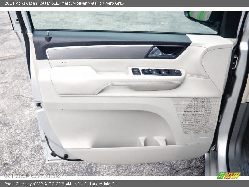 Door Panel of 2011 Routan SEL
