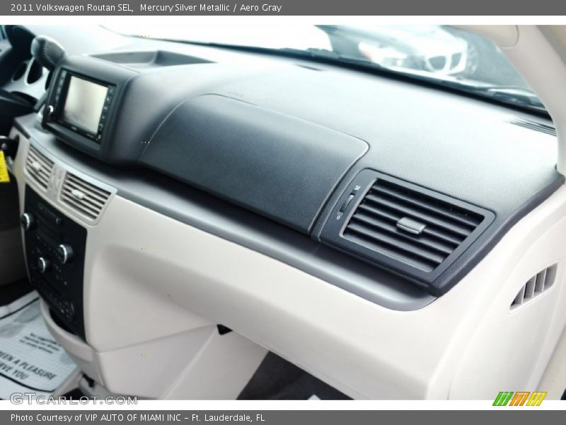Mercury Silver Metallic / Aero Gray 2011 Volkswagen Routan SEL