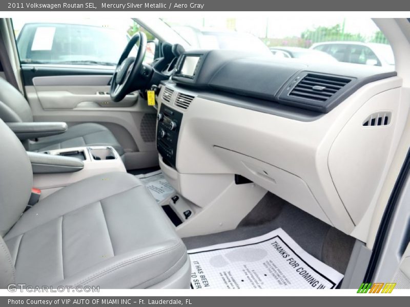 Mercury Silver Metallic / Aero Gray 2011 Volkswagen Routan SEL