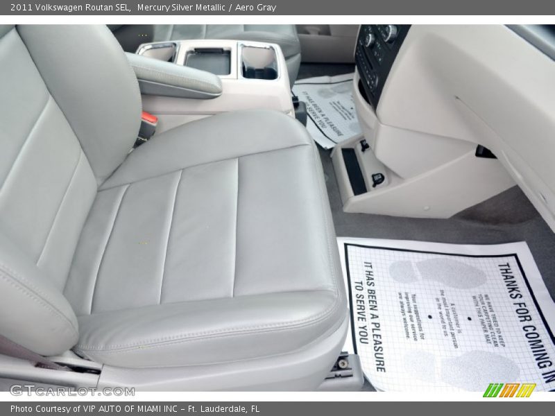 Mercury Silver Metallic / Aero Gray 2011 Volkswagen Routan SEL