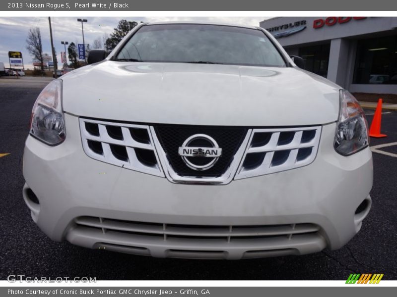 Pearl White / Black 2013 Nissan Rogue S