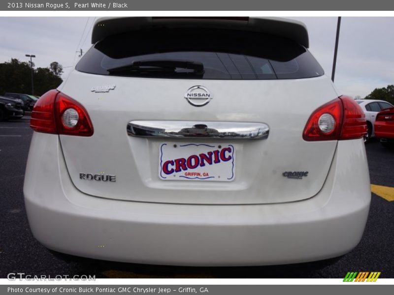 Pearl White / Black 2013 Nissan Rogue S