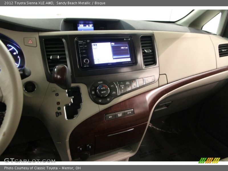 Controls of 2012 Sienna XLE AWD