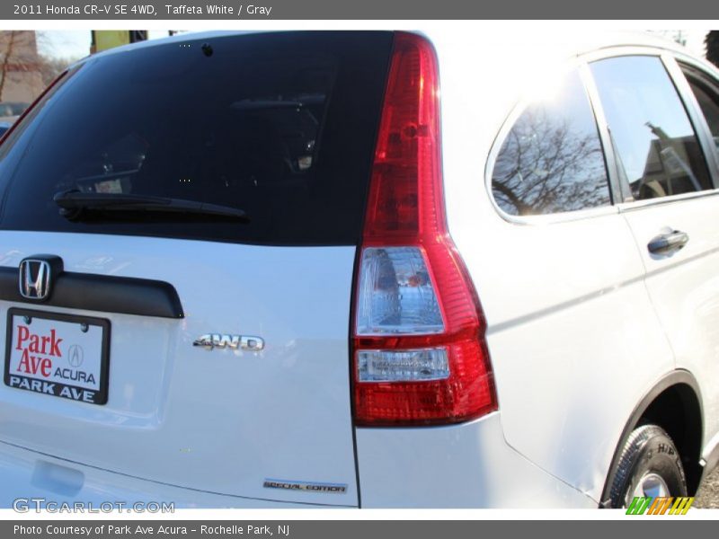 Taffeta White / Gray 2011 Honda CR-V SE 4WD
