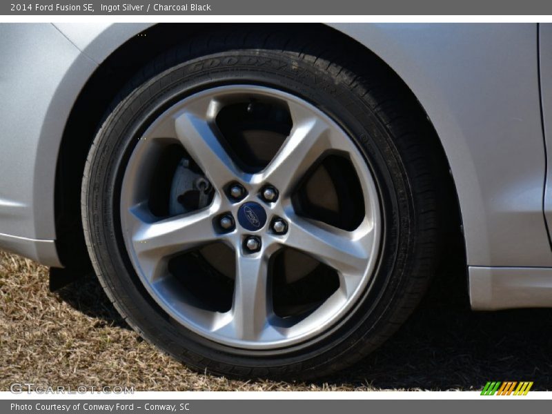 Ingot Silver / Charcoal Black 2014 Ford Fusion SE
