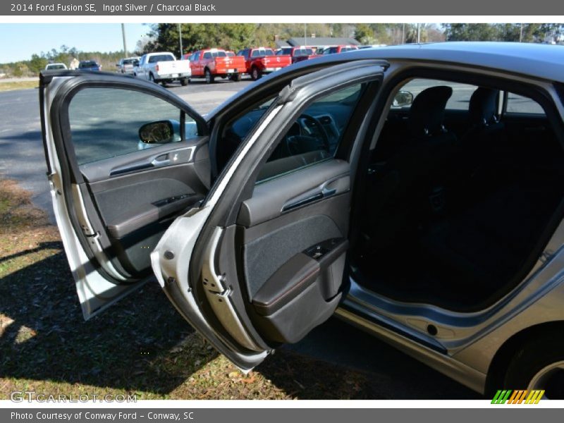 Ingot Silver / Charcoal Black 2014 Ford Fusion SE