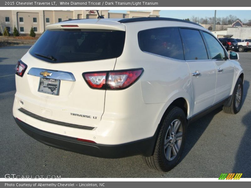 White Diamond Tricoat / Dark Titanium/Light Titanium 2015 Chevrolet Traverse LT