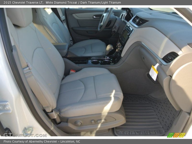 White Diamond Tricoat / Dark Titanium/Light Titanium 2015 Chevrolet Traverse LT