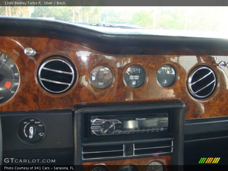 Silver / Black 1990 Bentley Turbo R