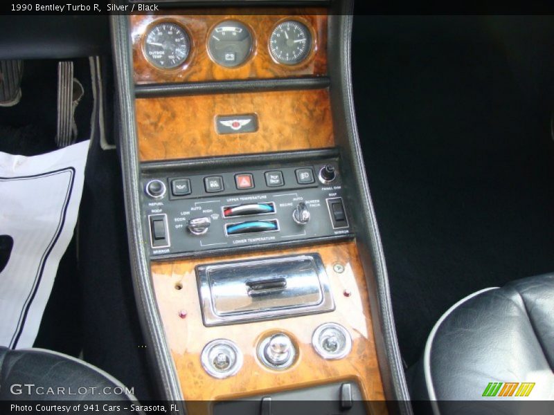 Silver / Black 1990 Bentley Turbo R