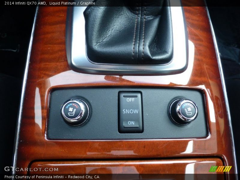 Controls of 2014 QX70 AWD