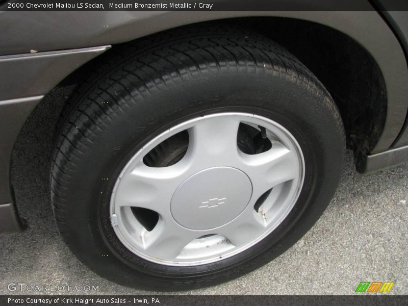 Medium Bronzemist Metallic / Gray 2000 Chevrolet Malibu LS Sedan