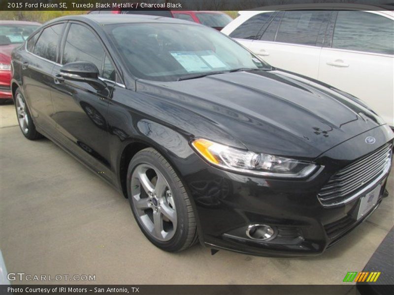 Tuxedo Black Metallic / Charcoal Black 2015 Ford Fusion SE