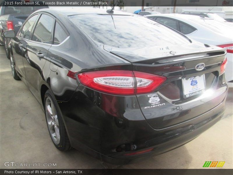 Tuxedo Black Metallic / Charcoal Black 2015 Ford Fusion SE