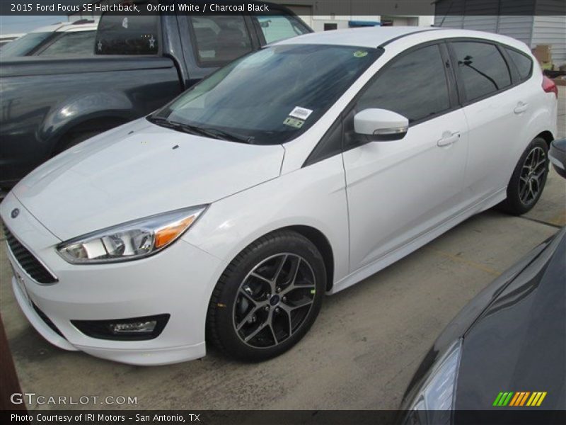 Front 3/4 View of 2015 Focus SE Hatchback