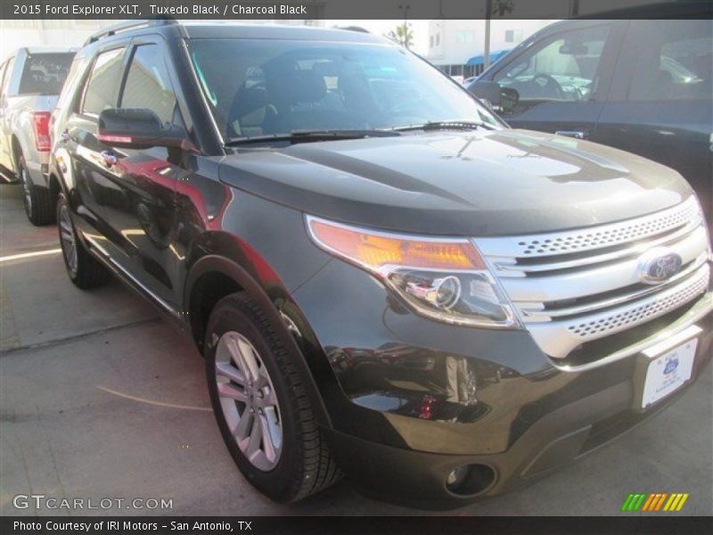Tuxedo Black / Charcoal Black 2015 Ford Explorer XLT