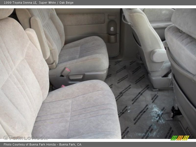 Super White / Oak Beige 1999 Toyota Sienna LE
