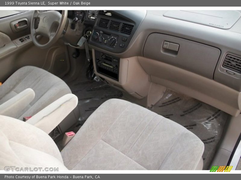 Super White / Oak Beige 1999 Toyota Sienna LE