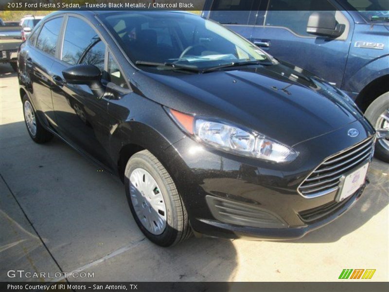 Tuxedo Black Metallic / Charcoal Black 2015 Ford Fiesta S Sedan