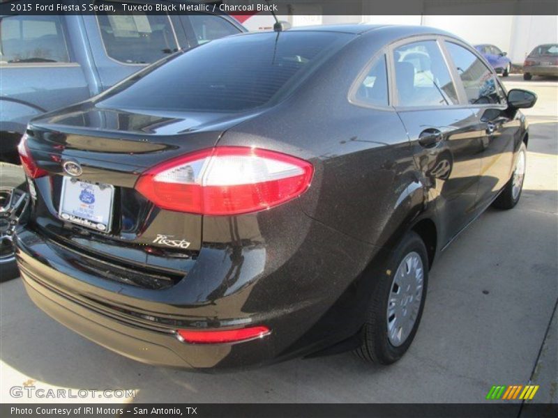 Tuxedo Black Metallic / Charcoal Black 2015 Ford Fiesta S Sedan