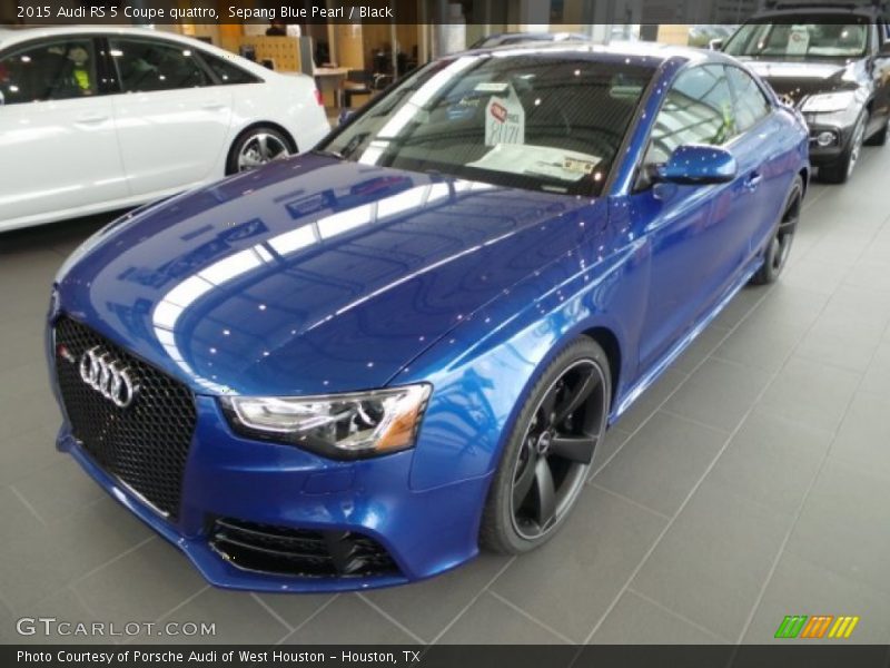 Front 3/4 View of 2015 RS 5 Coupe quattro