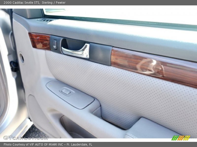 Sterling / Pewter 2000 Cadillac Seville STS