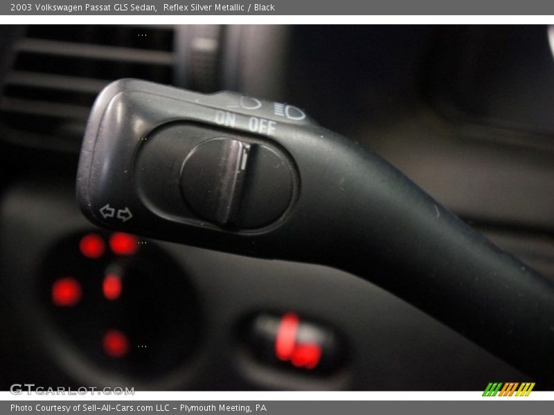 Reflex Silver Metallic / Black 2003 Volkswagen Passat GLS Sedan