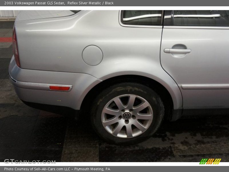 Reflex Silver Metallic / Black 2003 Volkswagen Passat GLS Sedan