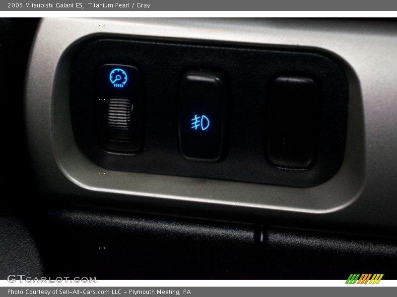 Titanium Pearl / Gray 2005 Mitsubishi Galant ES